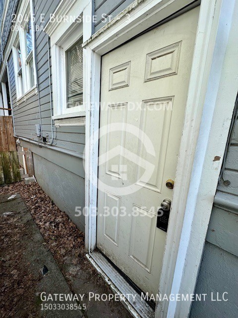 Photo - 2045 E Burnside St Unit 3