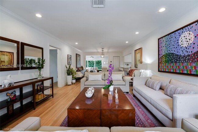 Photo - 1556 Catalonia Ave