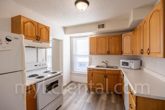 Photo - 4306 Fisher St