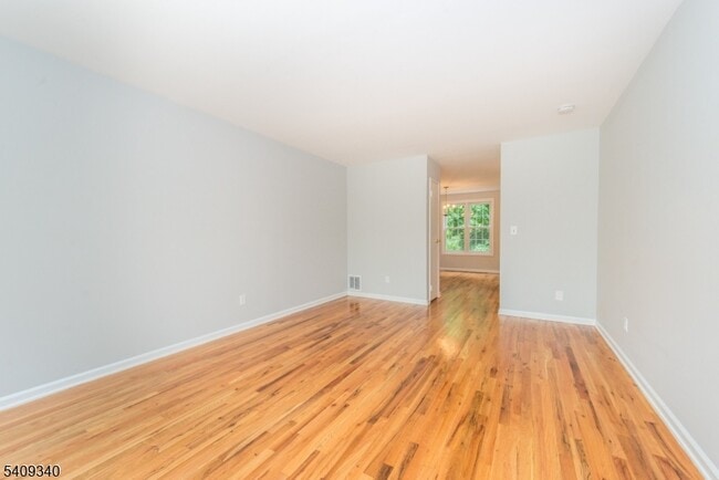 Photo - 388 Morris Ave