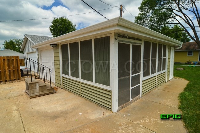 Photo - 401 31st St NW