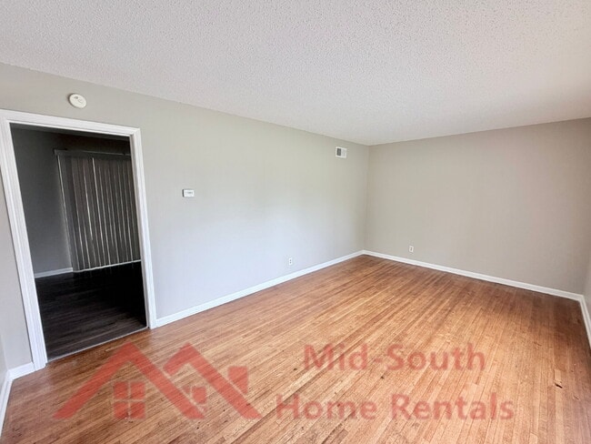 Photo - 480 Whiteville Ave