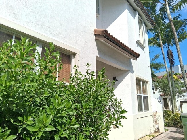 Photo - 1044 NE 30th Ave