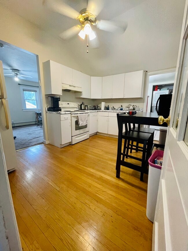 Building Photo - 172 Highland Ave Unit 2 Rental