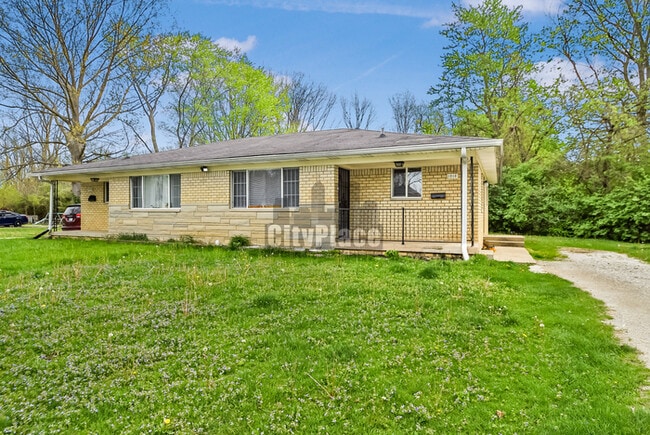 Building Photo - 1213 Taylor Dr E