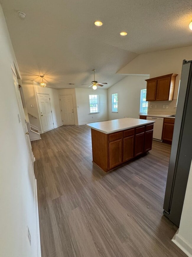 Photo - 129 Clusters Cir