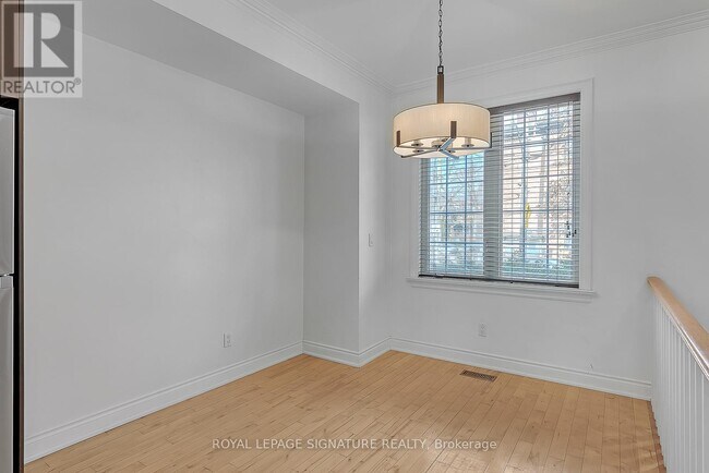 Photo - 1019 A College St
