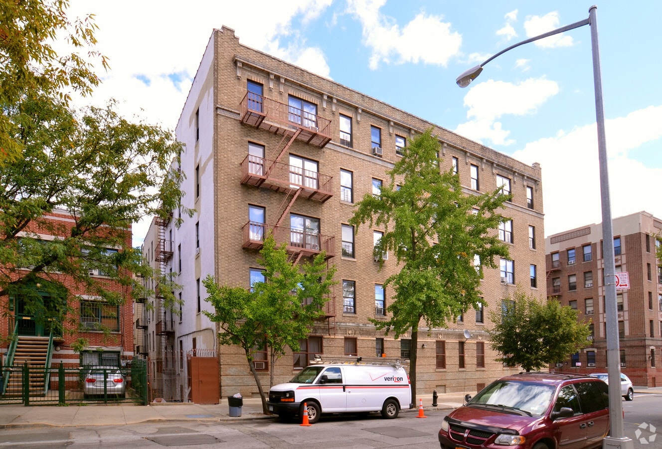 2131 Vyse Ave - 2131 Vyse Ave