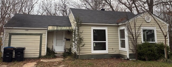 Building Photo - 1107 Pecan Ave