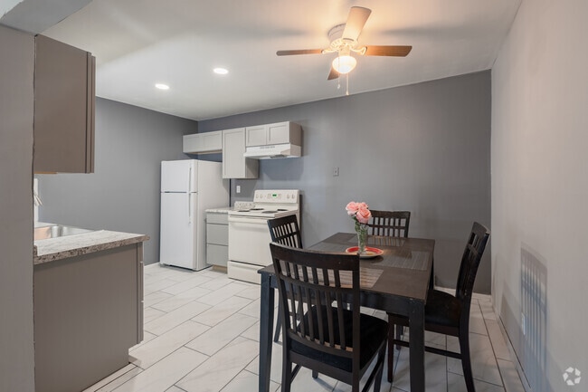 2BR, 1BA -740SF - Dining Area