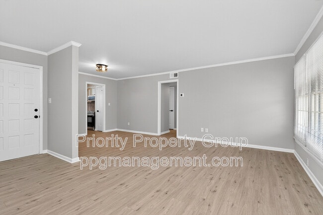 Building Photo - 4601 Coronado Dr Unit B