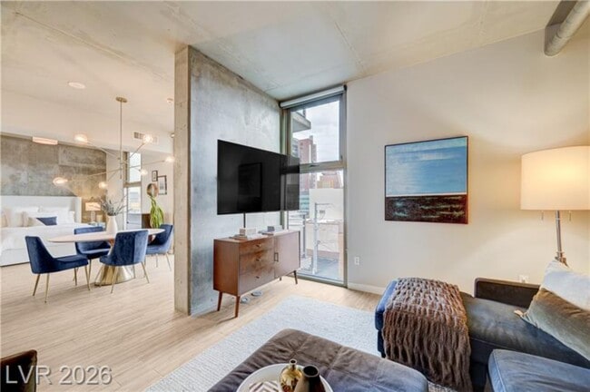 353 E Bonneville Ave Unit 581