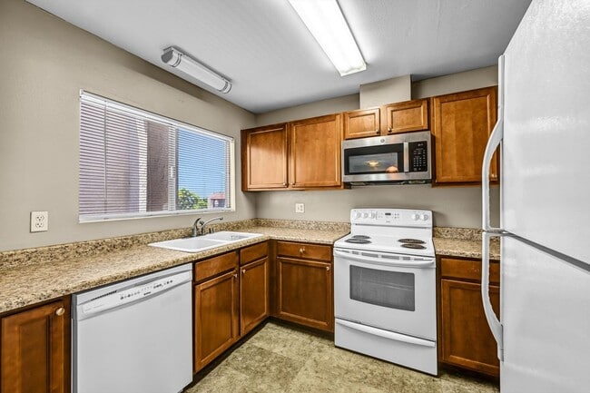 Photo - 2530 Clairemont Dr