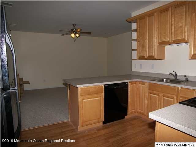 Photo - 103 Drs James Parker Blvd Unidad D