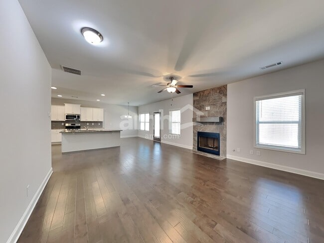 Photo - 1250 Victoria Walk Ln