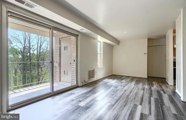 Photo - 14 Mountbatten Ct