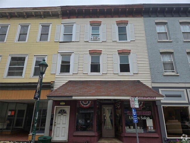 Building Photo - 58 Main St Rental