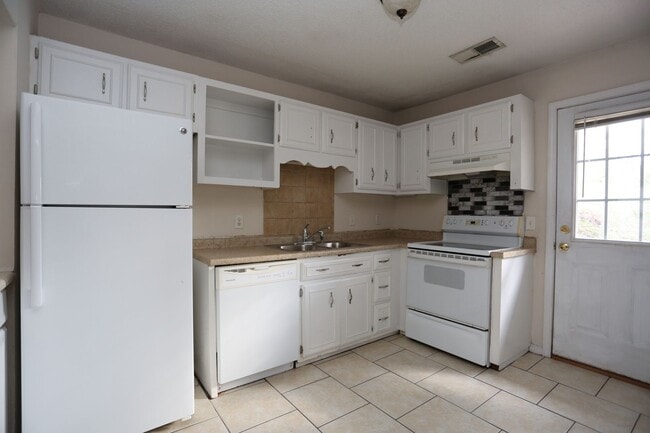 Photo - Georgia Villa 2 Bedroom