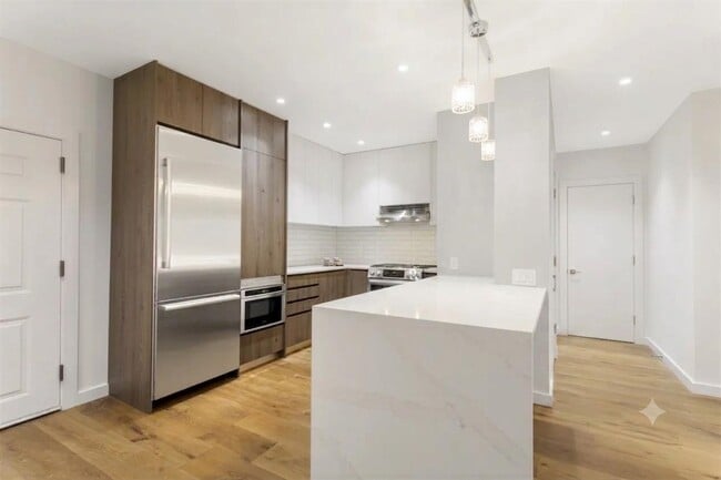 Photo - 15 Warren St Unit 334