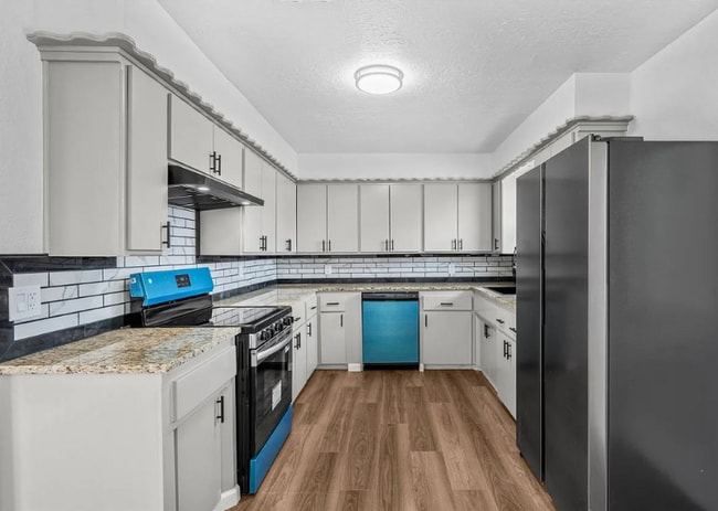 Photo - 4811 NW Lindy Ave