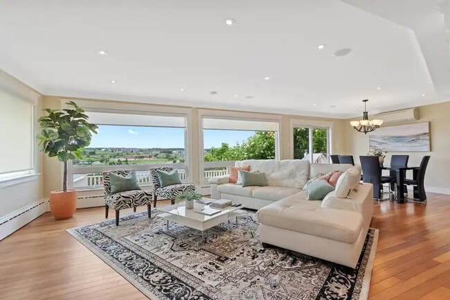 Building Photo - 171 Forest Rd Unit SI FL2-ID1438802P