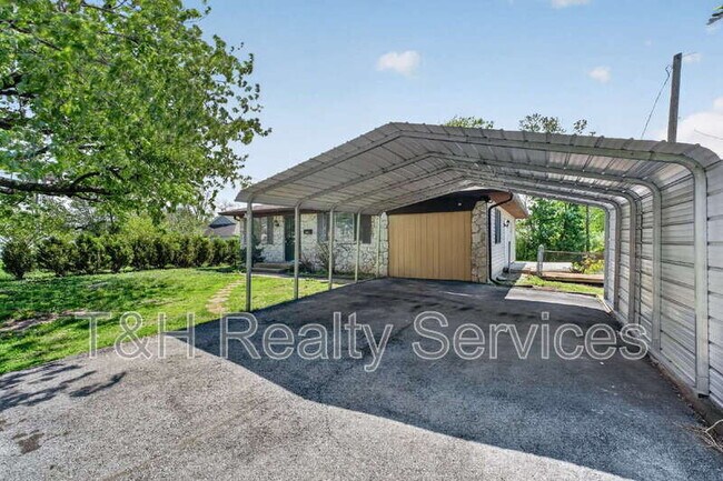 Photo - 1655 Walker Ave