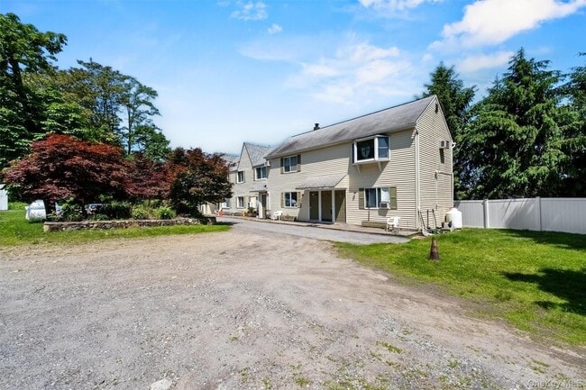 1860 E Main St Unit E