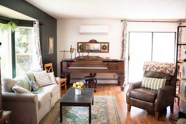 Photo - House For Lease
