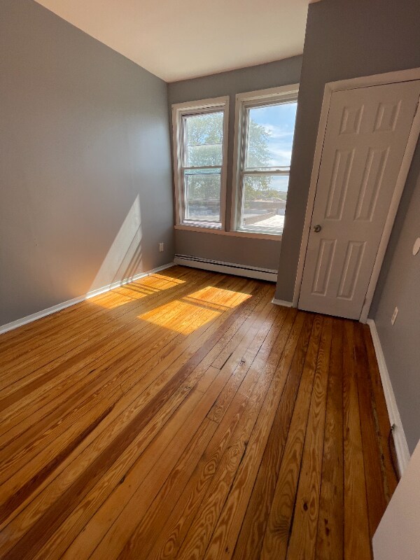 Photo - 46 E 14th St