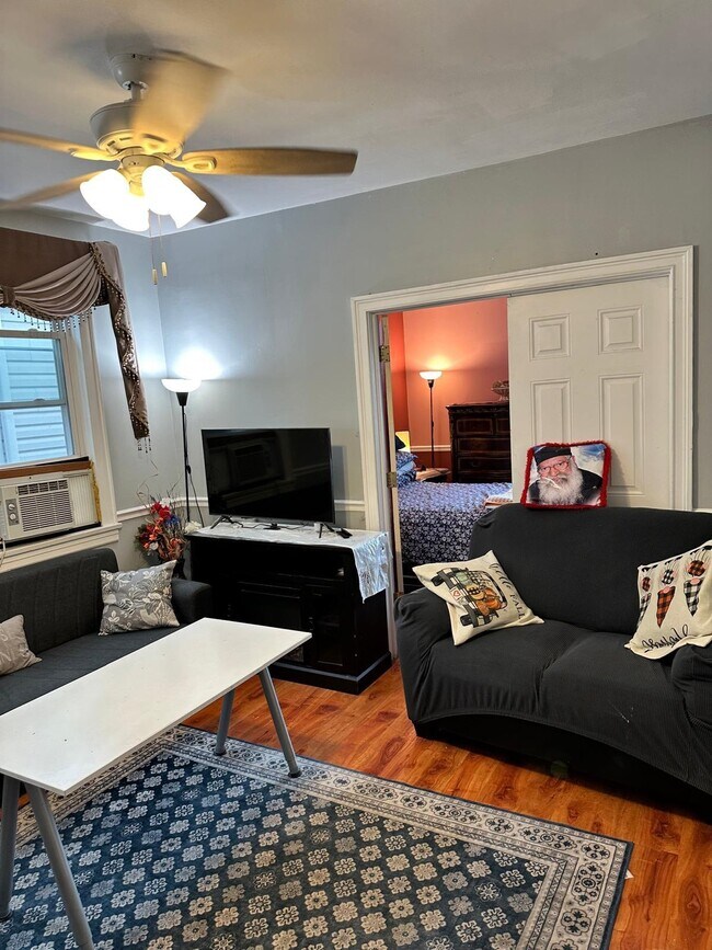 Photo - 77 W 26th St