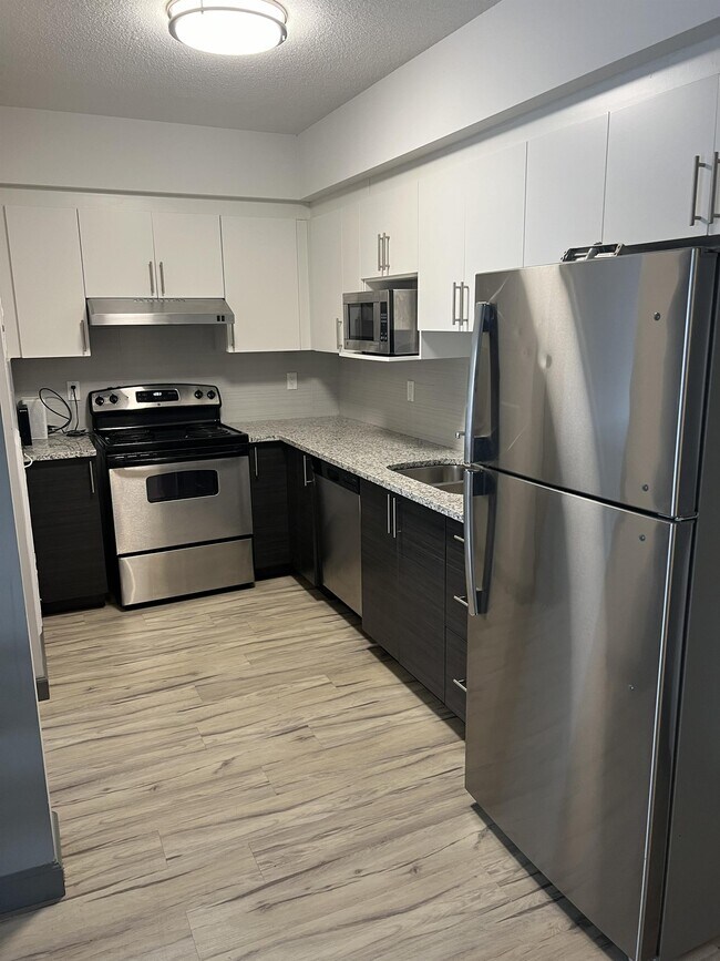 Photo - 258B-258B Sunview St