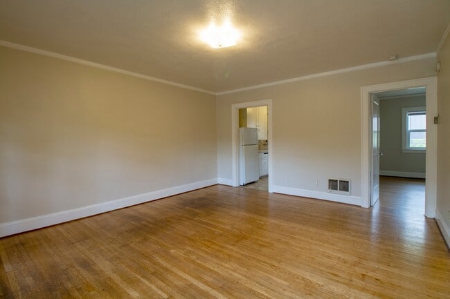 Photo - Charming One Bedroom Unit in Fourplex with Original Hardwoods, Breakfast Nook, Detached Garage Unit 2009