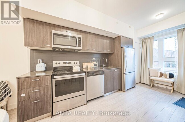 Photo - 2100 Bridletowne Cir