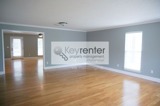 Photo - 510 Cloudview Ln