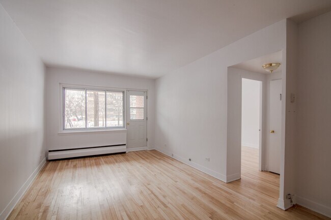 Photo - 6525 Côte-Saint-Luc Unit 107