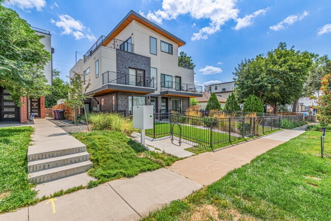 Building Photo - Beautiful Sloans lake Two Bed / Two and a ... Rental