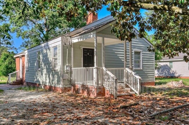 Building Photo - 2128 Roosevelt Dr