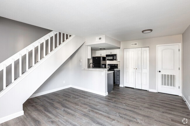 1BR, 1BA - 690SF - The Port Apartments