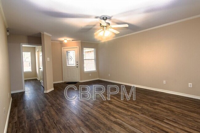 Photo - 505 N Chicago Ave