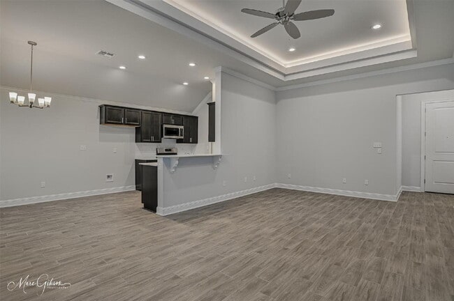 Photo - "Charming 3-Bedroom Oasis with Granite Ele...