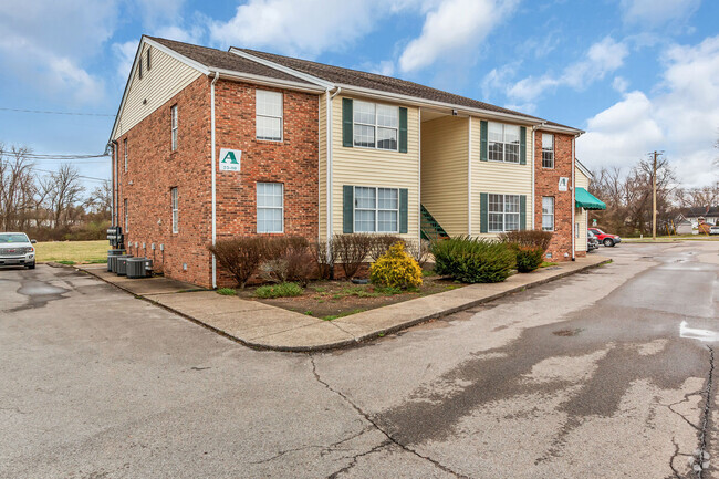 Building Photo - Maitland Court Apartments