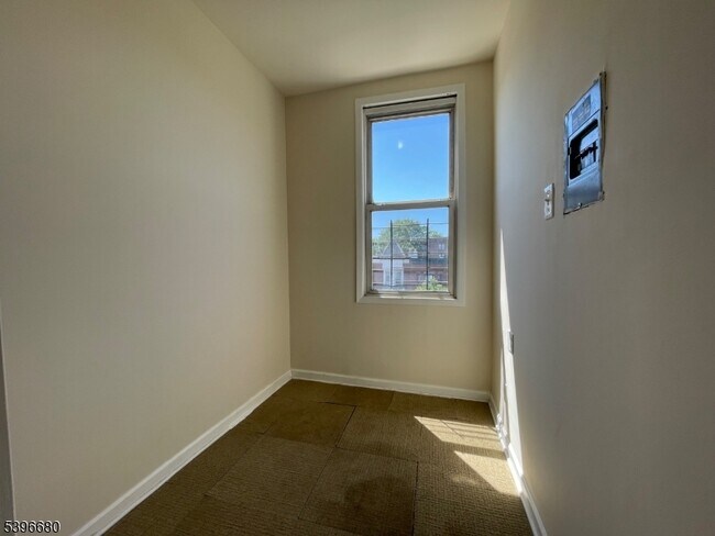 Photo - 115 Park Ave