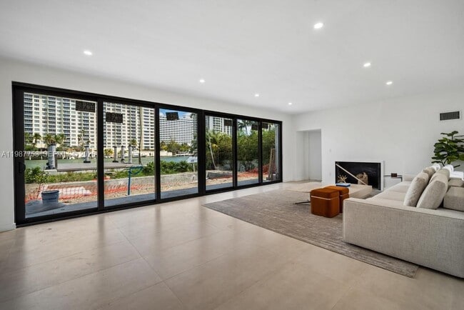 Photo - 5661 Pine Tree Dr