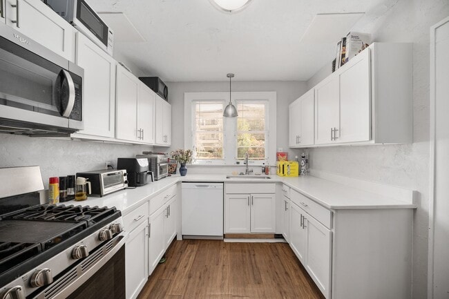 Photo - 949 SW 13th St