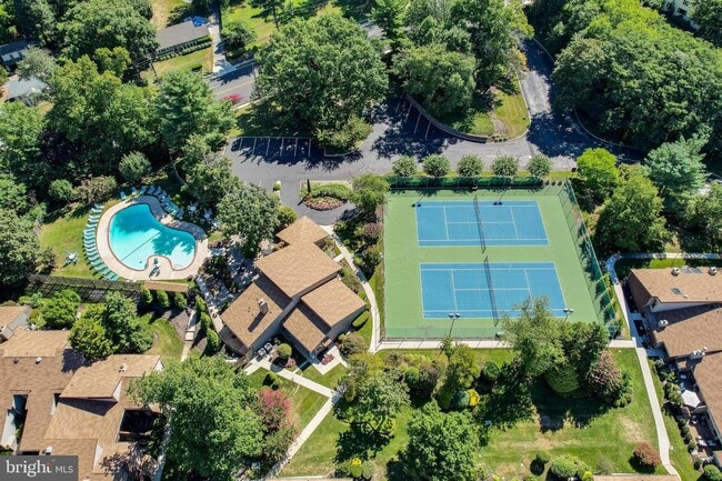 Photo - 140 Uxbridge Dr Townhome