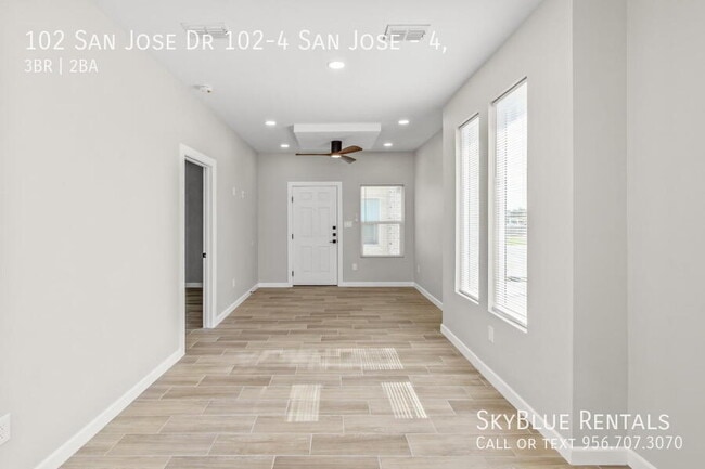 Building Photo - 102 San Jose Dr Unit 4,