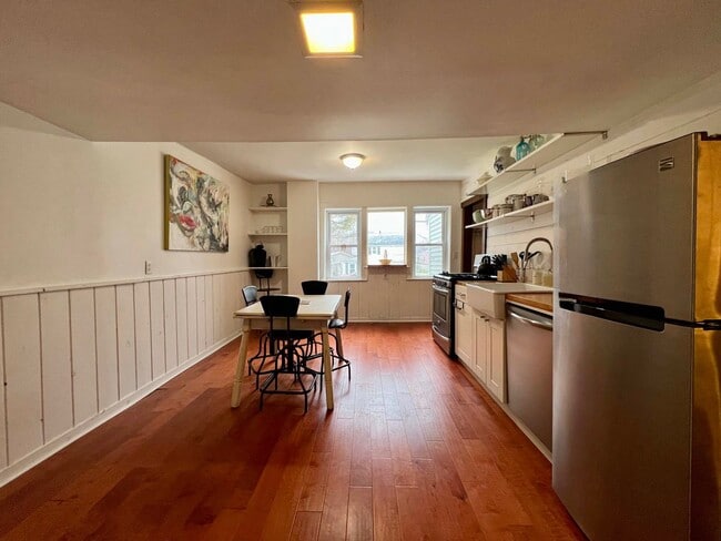 Photo - 203-205 Main St