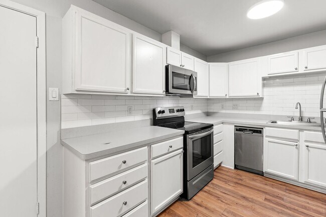 Photo - 1208 Hillyer St