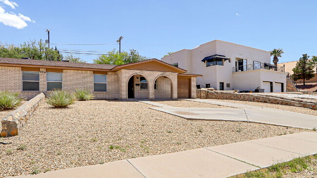 Building Photo - 3214 N Stanton St Unit A Rental