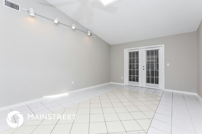 Photo - 231 Lago Vista St